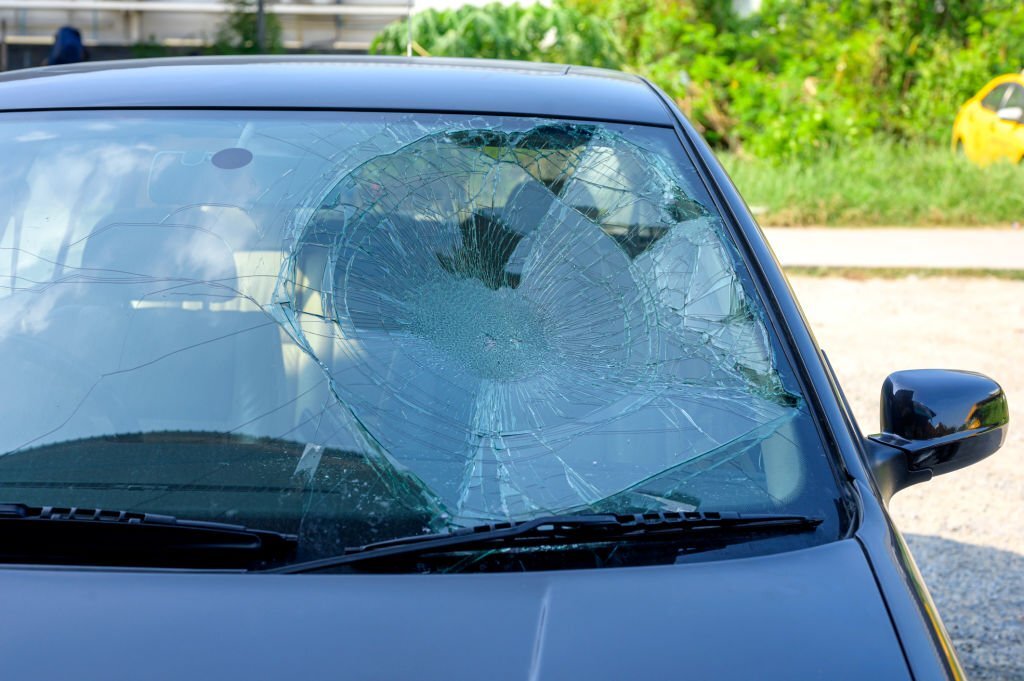Cracks in windscreen